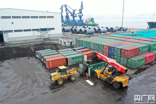 大連港首條港區協同循環班列正式開通，港口貨物裝卸搬運活動邁向新篇章